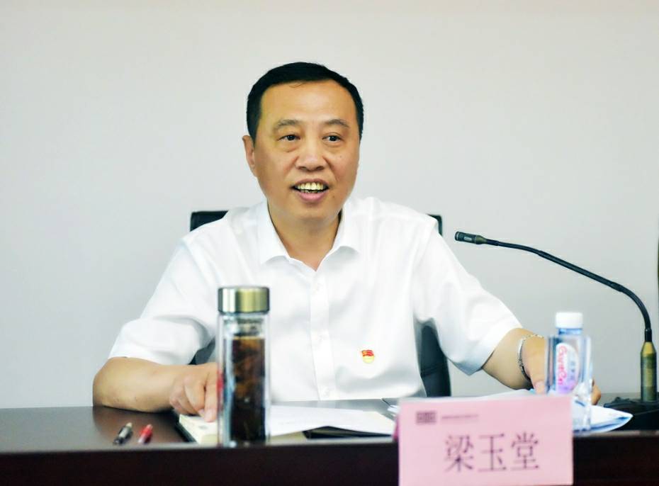 梁董事长讲话2.jpg 梁董事长讲话2.jpg